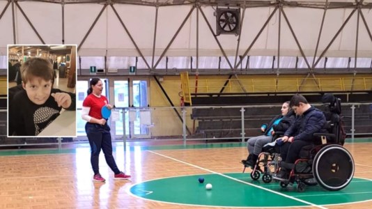 Atto d’amoreGioia Tauro, la mamma che allena i ragazzi disabili nel ricordo del figlio: la boccia paralimpica come mezzo d’inclusione