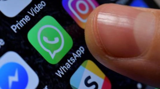 Il casoNapoli, discussione sul gruppo WhatsApp delle mamme finisce in rissa: 7 denunce