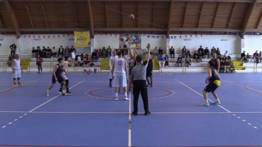 Nuovo esordioBasket, la pallacanestro torna a Crotone: l’Asd Jonica batte Rosarno al PalaKrò