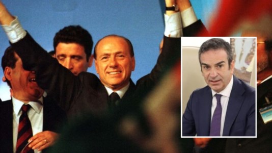 Sullo sfondo i festeggiamenti di Berlusconi del 1994, nel riquadro Roberto Occhiuto