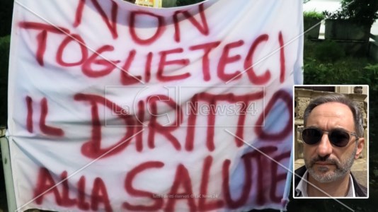 Piazza caldaOspedale di Paola, il Comitato si prepara alla protesta: «Il reparto di chirurgia non si tocca»