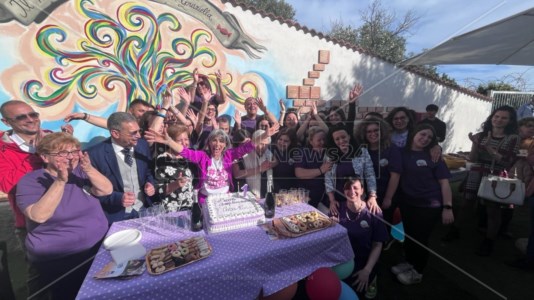 Prima candelinaLa Casa Paese di Cicala compie un anno: festa grande nel piccolo borgo che cura le demenze con le emozioni