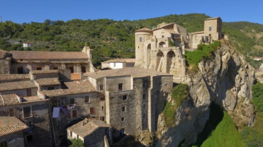 Luoghi da vedereOriolo, un piccolo borgo da scoprire tra le bellezze del centro storico e la leggenda del dito di San Francesco