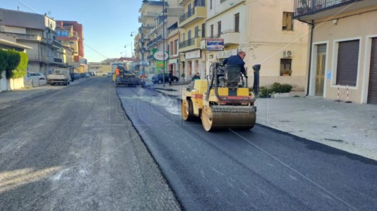 Disco verdeGioia Tauro, approvato bilancio comunale: 400mila euro per i lavori di riqualificazione delle strade e 1.7 mln per la rete idrica