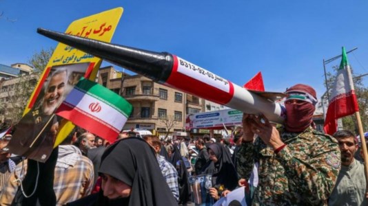 Conto alla rovesciaAppuntamento con la guerra, Iran pronto a colpire Israele: «Armati 100 missili». Biden: «Non fatelo»
