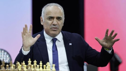 Il campione di scacchi Garry Kasparov