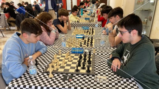 Il torneoI talenti calabresi degli scacchi si sono sfidati a Roccella Jonica: «Qui alleniamo il cervello, è uno sport a tutti gli effetti»