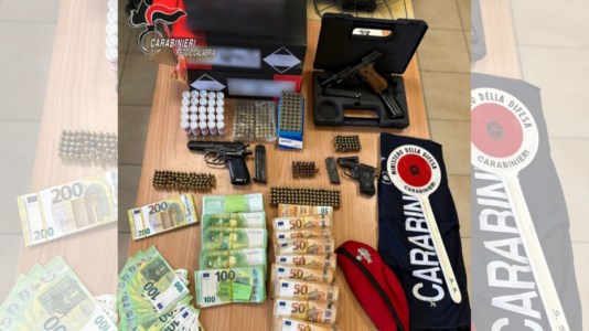 Il blitzPubblica foto di fucili e pistole sui social senza avere il porto d’armi: arrestato 50enne di Gioia Tauro