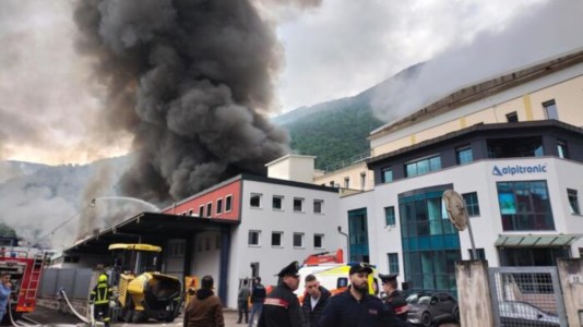 Bolzano, in fiamme lo stabilimento Alpitronic