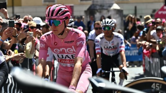 CiclismoGiro d’Italia, Pogacar sempre più padrone della corsa rosa. Lo sloveno vince anche sul traguardo di Prati di Tivo