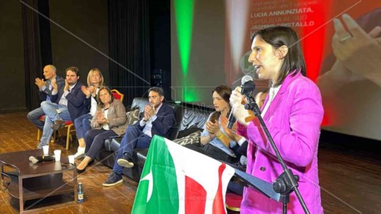 Verso il votoSchlein a Corigliano Rossano: «In Calabria per toccare con mano quello che subite ogni giorno, dalle strade alla sanità»
