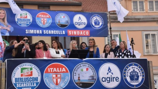 Verso il votoElezioni a Gioia Tauro, la promessa di Simona Scarcella: «La città per me è sacra. La difenderemo insieme»
