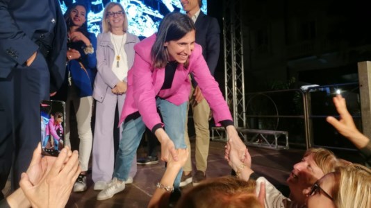 Verso le europeeIl tour elettorale calabrese di Elly Schlein termina a Reggio: «L’autonomia differenziata? Un cinico baratto tra Meloni e Salvini»