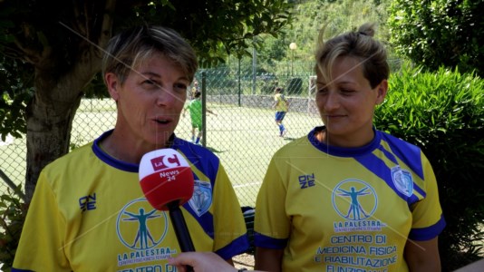 In foto, a sinistra, l’assistente allenatore Samanta Fragola, a destra, la capitana Eleonora Mandaliti