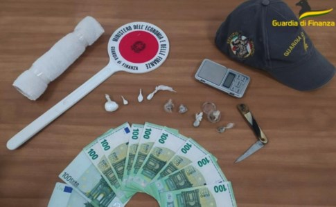 Le indaginiBeccato con dosi di droga pronte allo spaccio, un arresto nel Cosentino
