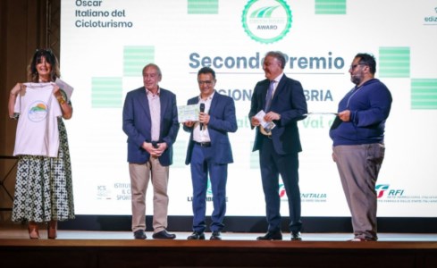 Green Road AwardPremiata la Ciclovia della Val di Neto: il video della cerimonia a Lucca
