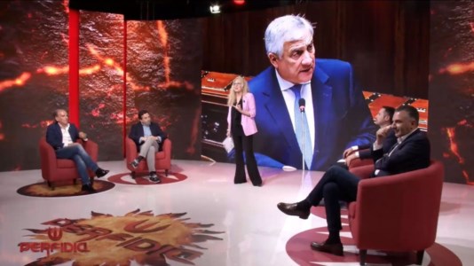 LaC Tv«Occhiuto si nasconde dietro l’Autonomia differenziata ma ha lanciato un’Opa su Fi»: Perfidia smaschera lo scontro con Tajani