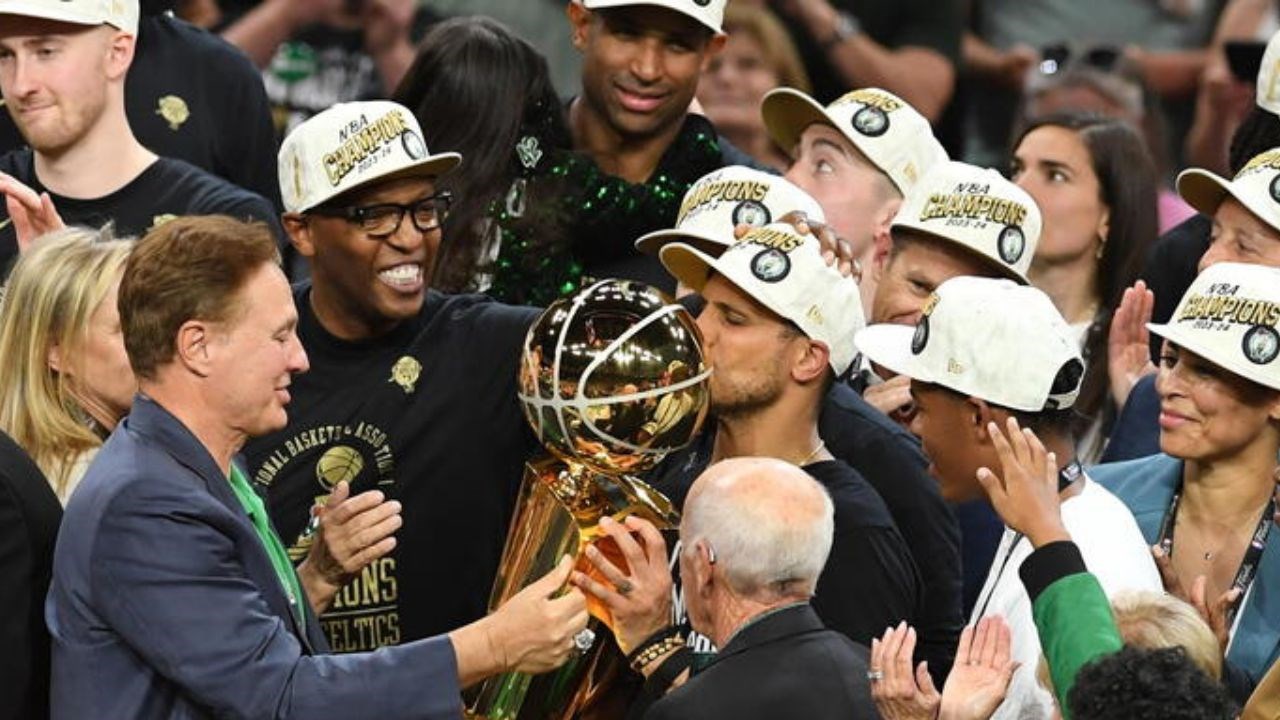 La festa dei Boston Celtics per la conquista del titolo Nba