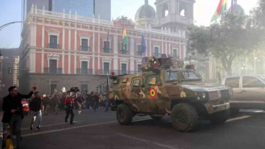 L’ombra del golpeTentato colpo di Stato in Bolivia, 12 feriti : arrestati due ex comandanti dell’Esercito e della Marina