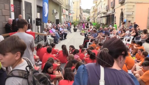L’iniziativaSoverato festeggia otto anni di Bandiera blu, il sindaco Vacca: «Riflessi importanti sul turismo»