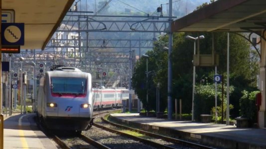 Disagi alla circolazioneCinque giorni di stop ai treni da e per la Calabria: per le Frecce fine corsa a Salerno, da Reggio si arriva solo fino a Sapri