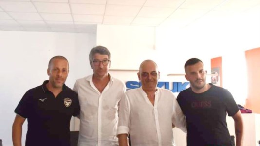 Calcio CalabriaEccellenza, i tifosi della Gioiese accolgono con fiducia mister Mancini. E c’è chi torna in città da Milano per la presentazione