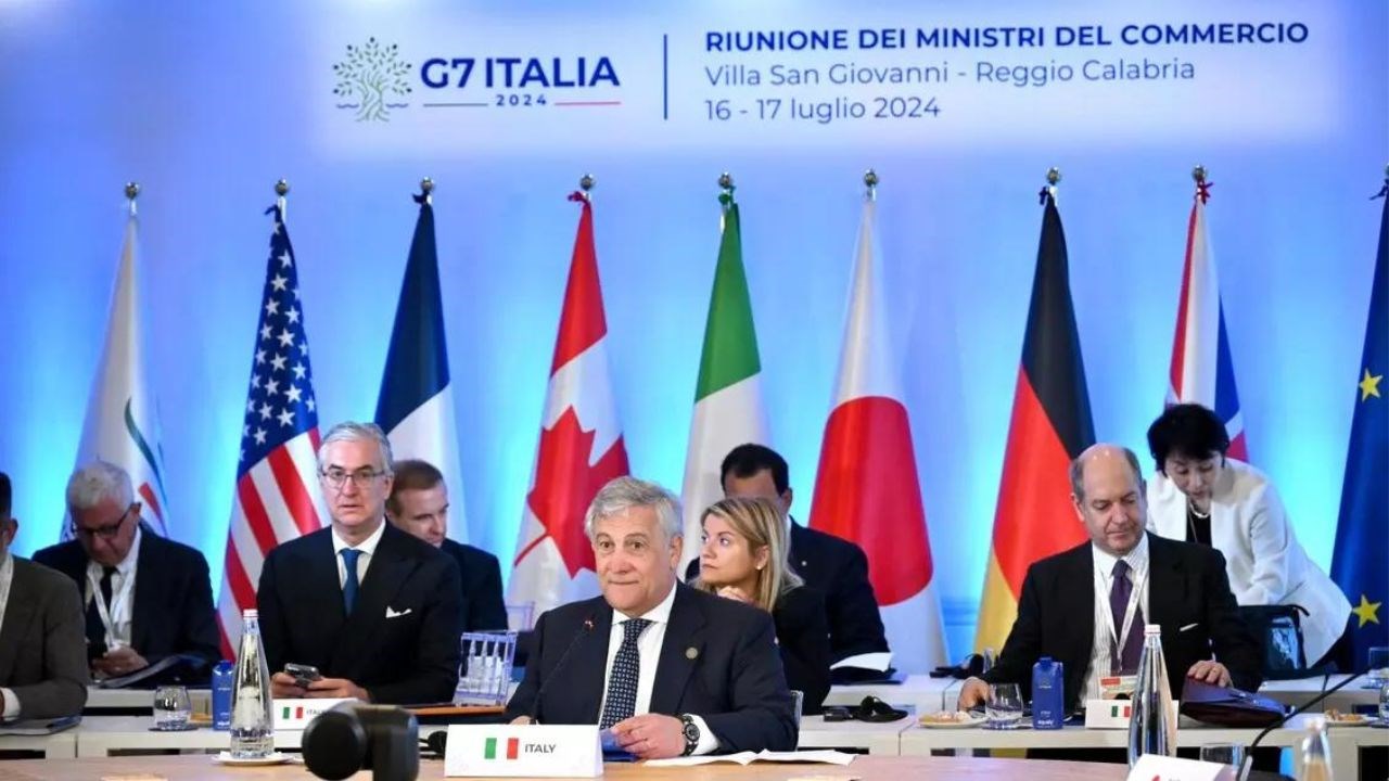 Il ministro Tajani dà il via alla seconda giornata del vertice