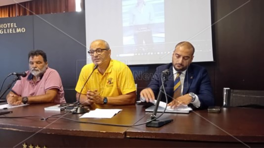 Conferenza stampaStatale 106, Sibari-Corigliano e Crotone-Catanzaro costeranno più dei 3 miliardi preventivati: “Basta vittime” fa il punto