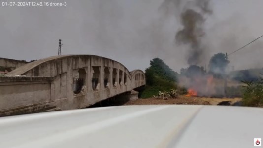 In fiammeIncendi, nuove immagini dai droni della Regione: ecco come brucia la Calabria