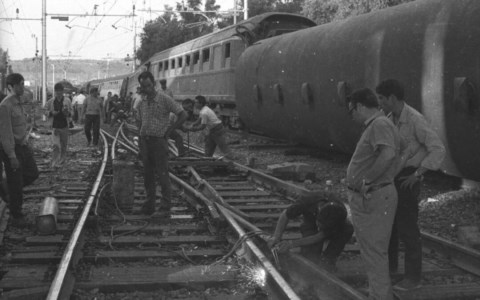 22 luglio 1970Gli anni di piombo in Calabria, l’esplosione sui binari del Treno del sole e la morte di sei persone a Gioia Tauro