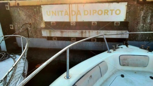 La diatribaBarche ormeggiate abusivamente al porto di Gioia Tauro, l’Autorità di sistema invita alla rimozione ma i pescatori non ci stanno