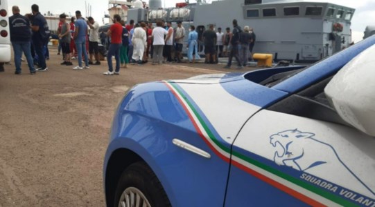 L’arrestoSbarco migranti a Crotone, in carcere 33enne già allontanato dall’Italia