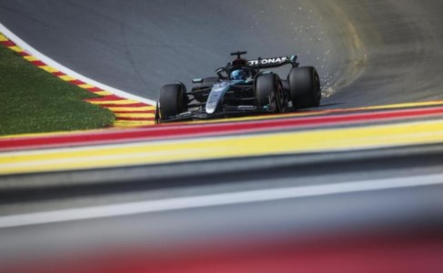 Formula 1Gp Belgio, doppietta Mercedes con Russell e Hamilton. Ferrari fuori dal podio