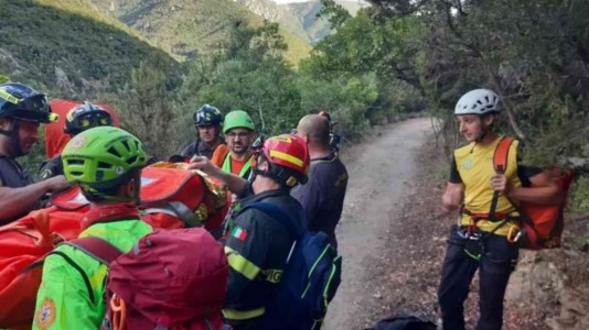 Il recupero della salma (foto Ansa)