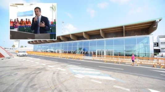 Calabria che volaNegli aeroporti calabresi cambia tutto con 270 milioni di investimenti, Occhiuto: «I fondi c’erano ma non li avevano spesi»