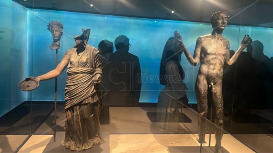 Gli dei ritornanoI Bronzi incontrano i Bronzi, al museo di Reggio Calabria in mostra le statue di San Casciano