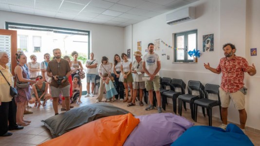 L’iniziativaAmantea, inaugurata la Piccola Biblioteca promossa da La Guarimba: un nuovo spazio per la comunità