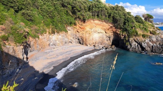 Calabria da vivereUn giorno per innamorarsi di Scalea tra mare cristallino, grotte e un centro ricco di storia