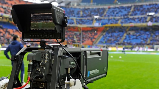 Calcio in tvSerie B ancora al buio, nuova fumata nera sui diritti tv a 9 giorni dall’inizio del campionato