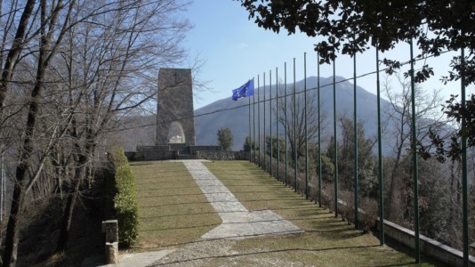 Il monumento alle vittime di Sant’Anna di Stazzema (foto Wikipedia)