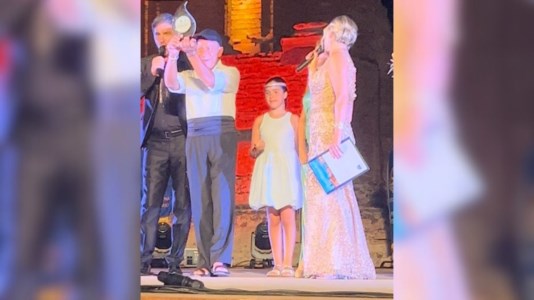 il premioIl fashion designer Claudio Greco conquista il Teatro Antico di Taormina