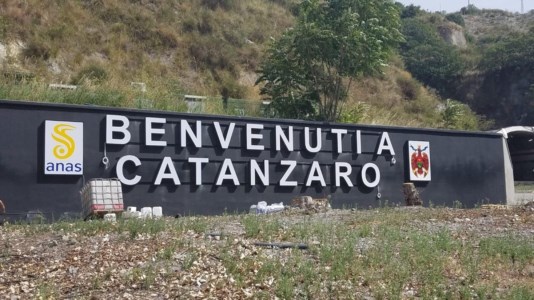 ViabilitàCon la chiusura della galleria del Sansinato ora Catanzaro pensa a una strada alternativa, allo studio un piano di fattibilità