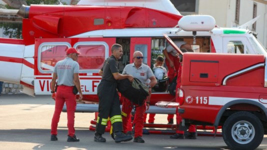 Barca a vela affondata in Sicilia, riprese le ricerche dei dispersi (Foto Ansa)