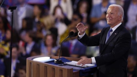 Joe Biden alla convention dem di Chicago (Foto Ansa)