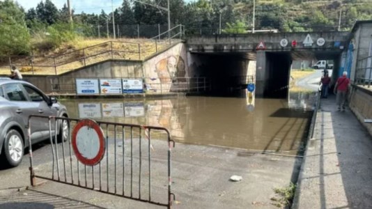 L’emergenzaMaltempo, disagi sul litorale tirrenico: turisti bloccati e sottopassi allagati