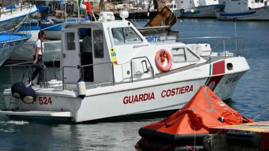 L&rsquo;interventoImbarcazione in difficoltà a largo di Palmi, la guardia costiera salva due diportisti