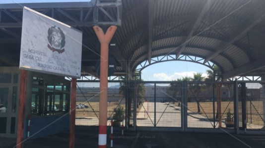 Il confrontoDisordini nel carcere di Arghillà a Reggio Calabria: i detenuti incontrano il garante Russo