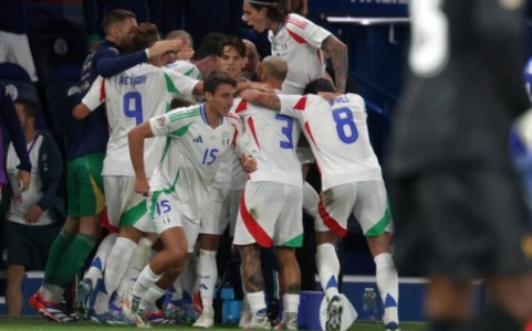 Emozioni azzurreNations League, dopo un avvio shock l’Italia batte la Francia con un tris