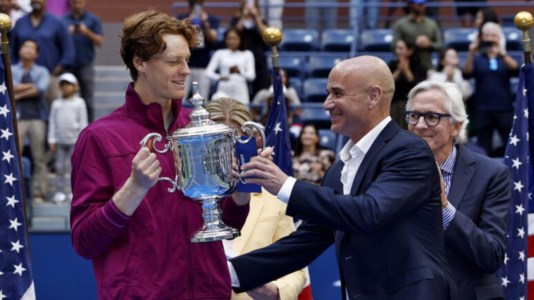 Agassi premia Sinner agli Us Open