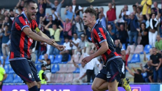 Serie CIl Crotone di Longo vince e convince: Oviszach e Silva schiantano il Messina allo Scida per 2-0